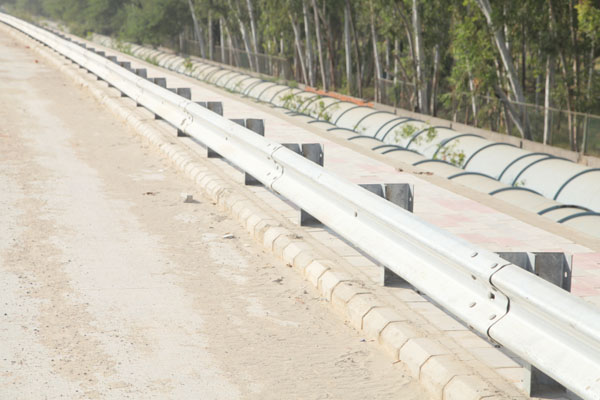 Things Need To Consider When Choosing The Highway Guard Rails Suppliers